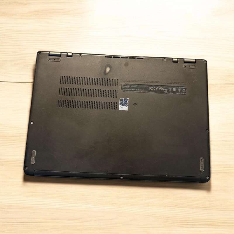 Lenovo IdeaPad Yoga 12 - 13.3` TouchScreen,  Intel i5-5200U@2.2ghz, 8gb ram, 128gb ssd