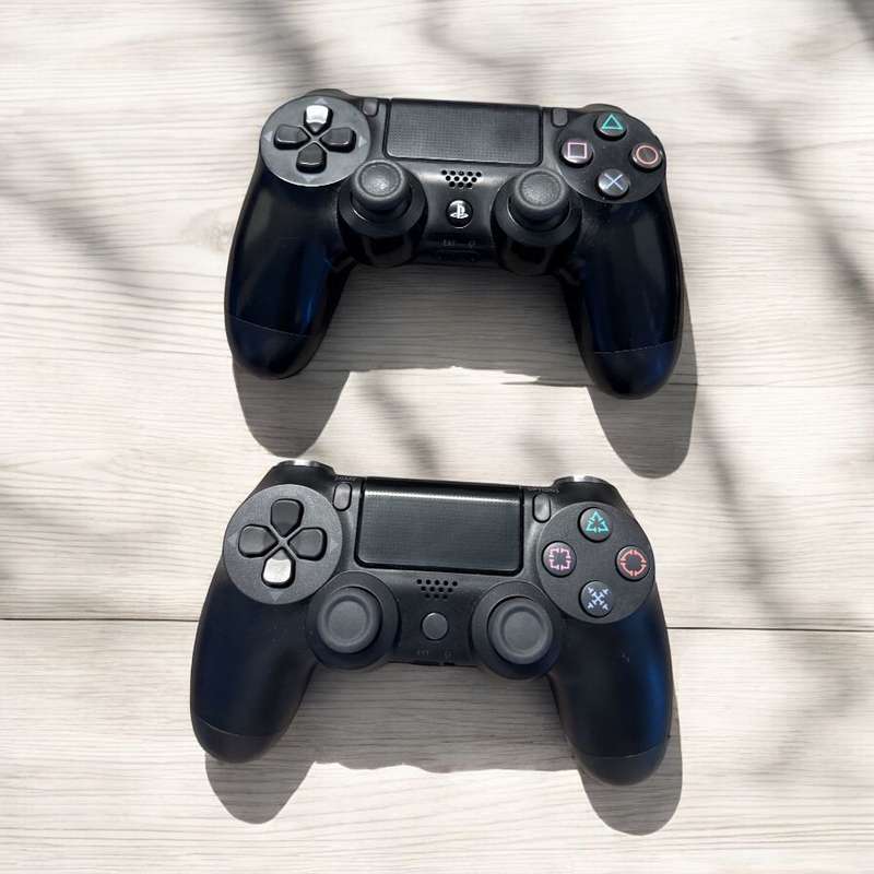 PlayStation 4 500gb 2 controllers and 10 games