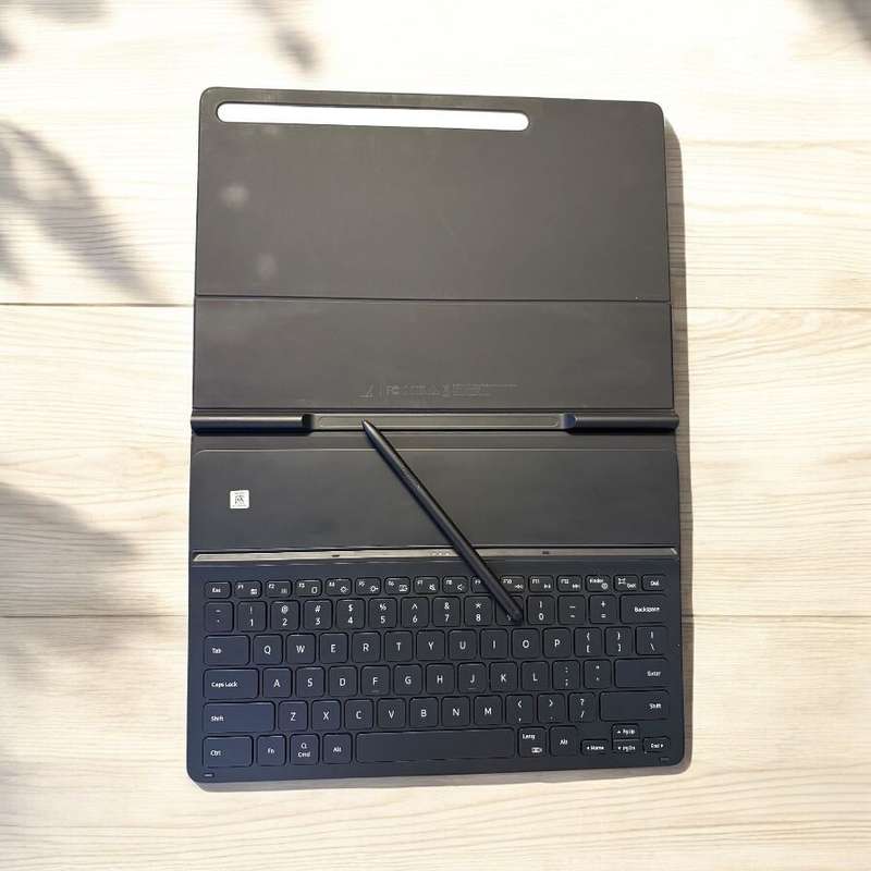 Samsung Galaxy Tab S7 FE 5G 128GB - Mystic Black With Keyboard and S Pen