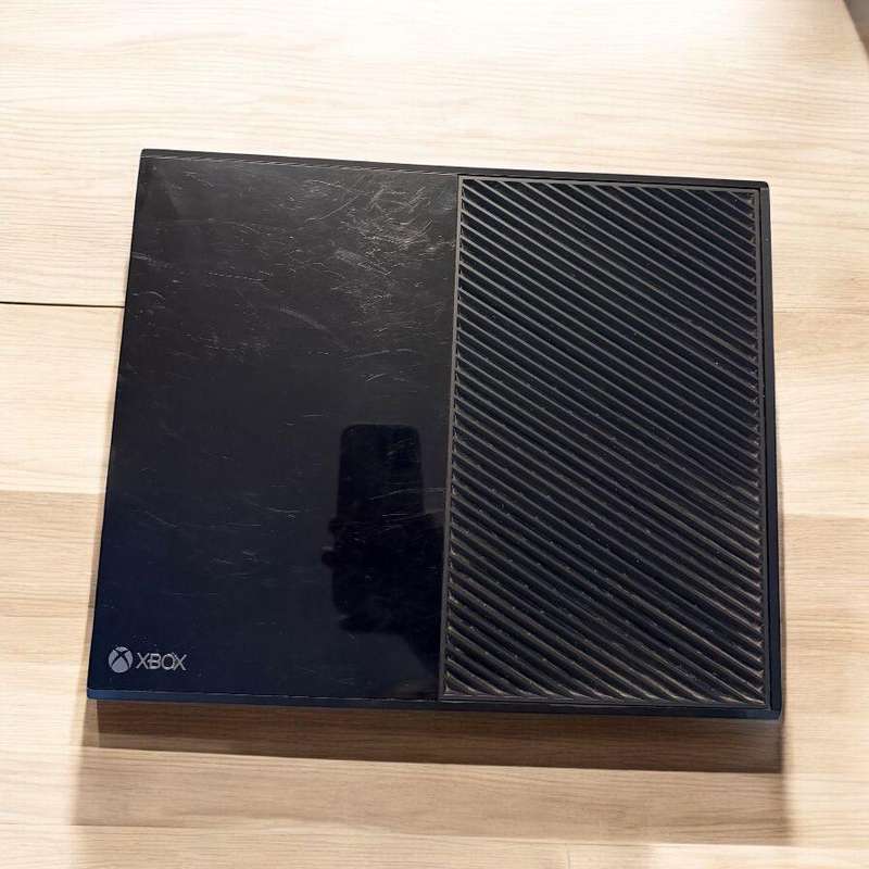 X box one 500gb one controller