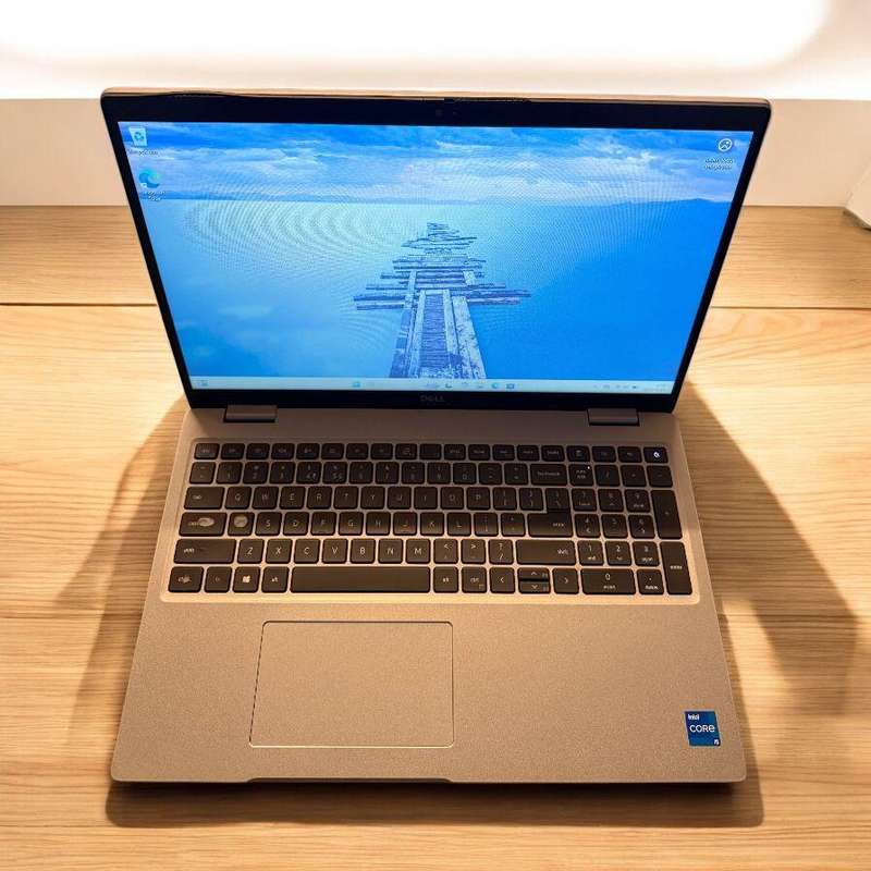 Dell Latitude 5520 Intel Iris Xe Graphics i5, 11th Gen  8GB 256GBssd