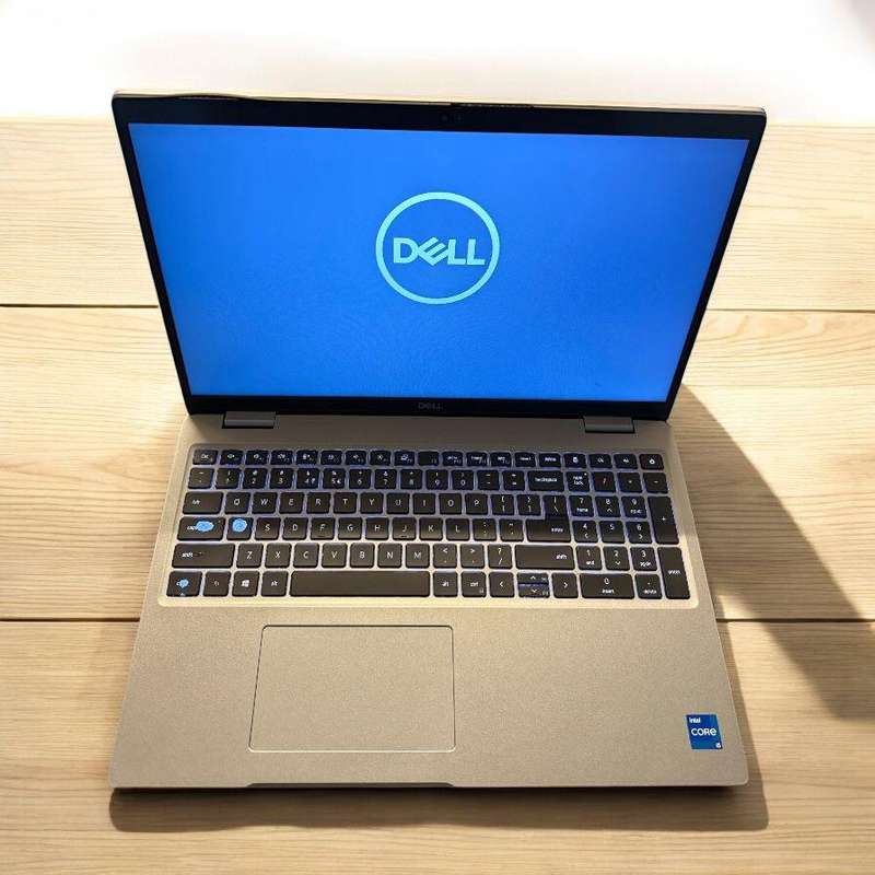 Dell Latitude 5520 Intel Iris Xe Graphics i5, 11th Gen  8GB 256GBssd
