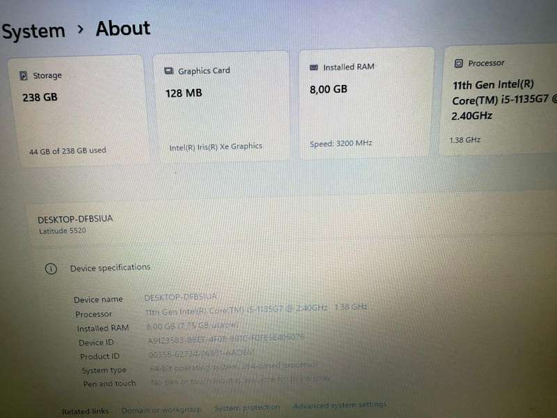 Dell Latitude 5520 Intel Iris Xe Graphics i5, 11th Gen  8GB 256GBssd