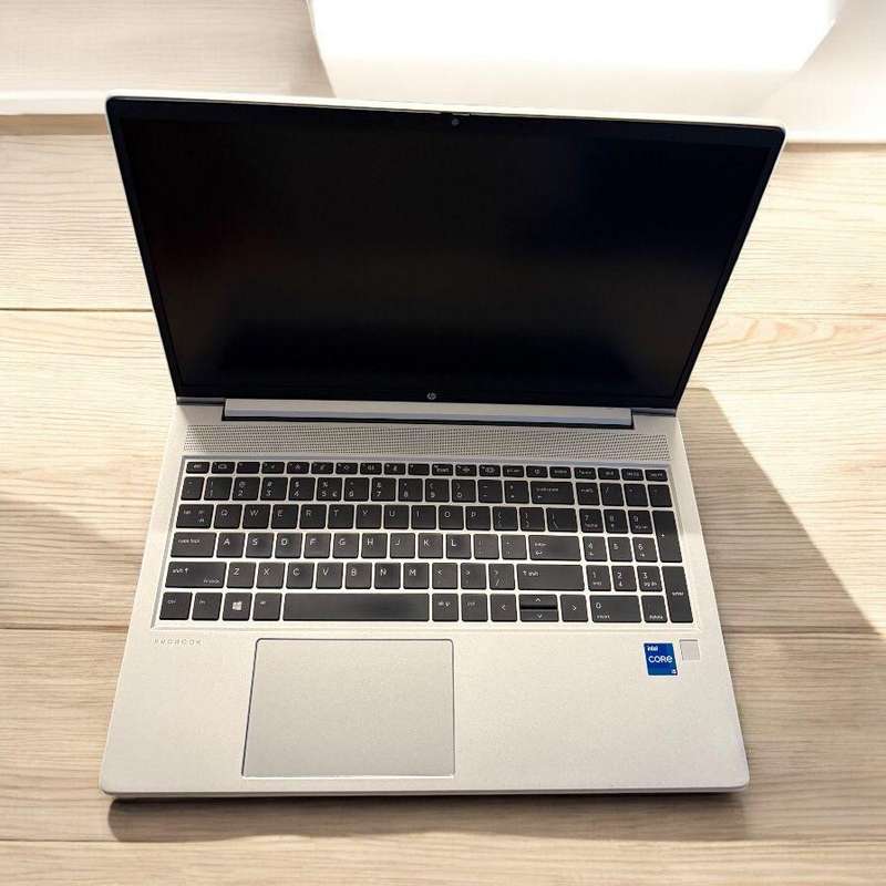 HP ProBook 450 G8 , 15.6` Notebook - 11th Gen Intel Core i5-1135G7, 256gb ssd 16gb ram Xe Graphics