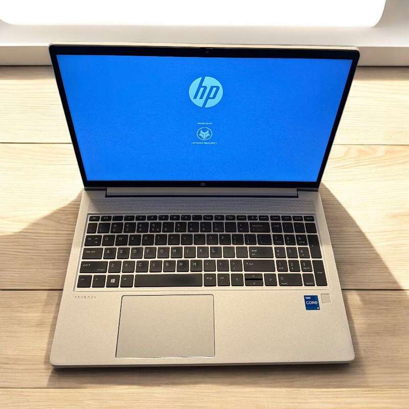 HP ProBook 450 G8 , 15.6` Notebook - 11th Gen Intel Core i5-1135G7, 256gb ssd 16gb ram Xe Graphics