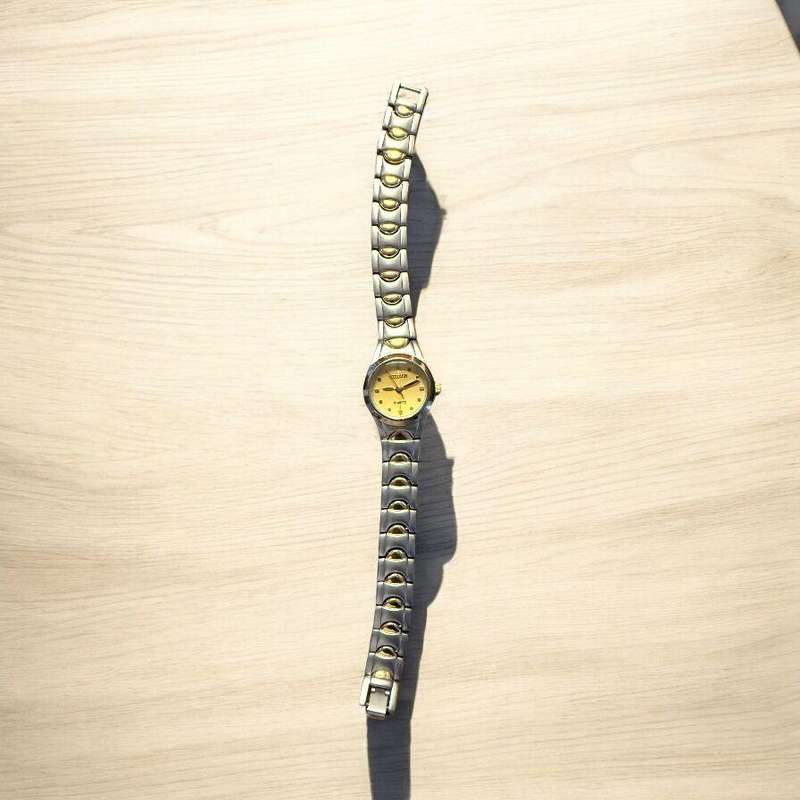 Citizen 889 607 quartz  watch