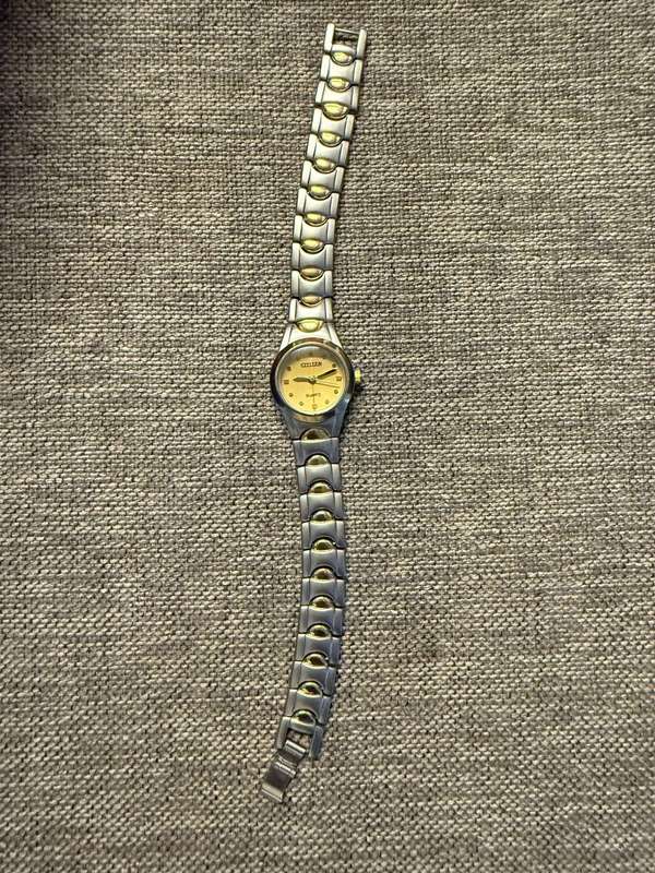 Citizen 889 607 quartz  watch