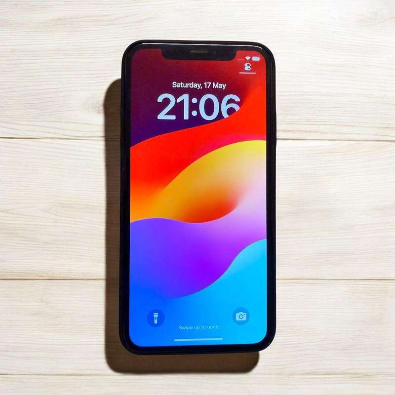 I phone xr 64gb 89% batt health