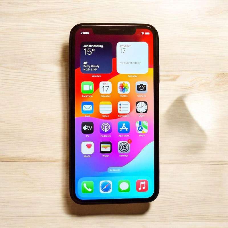 I phone xr 64gb 89% batt health