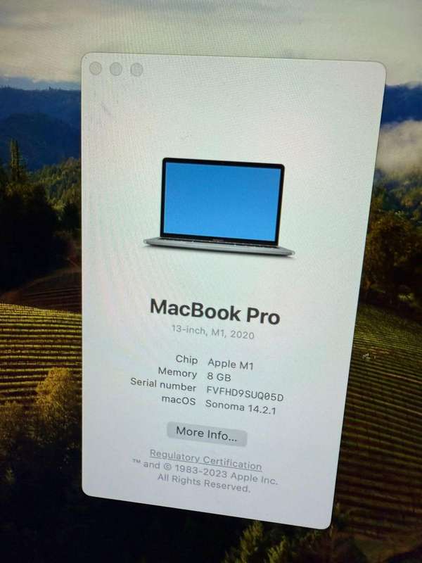 2020 Apple MacBook Pro 13 inch M1 8Core CPU 8 Core GPU Touch Bar 8GB Unified RAM 256GB SSD mint