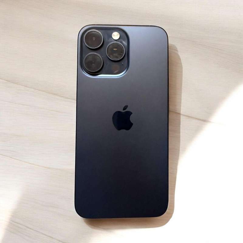 Apple iPhone 15 Pro Max 256GB  Dual Sim One physical Sim One e sim 92% batt