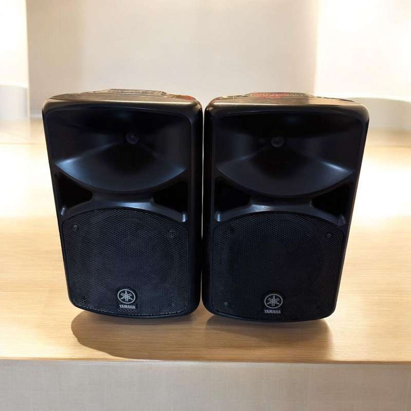 Yamaha Stagepas 400i Portable PA System