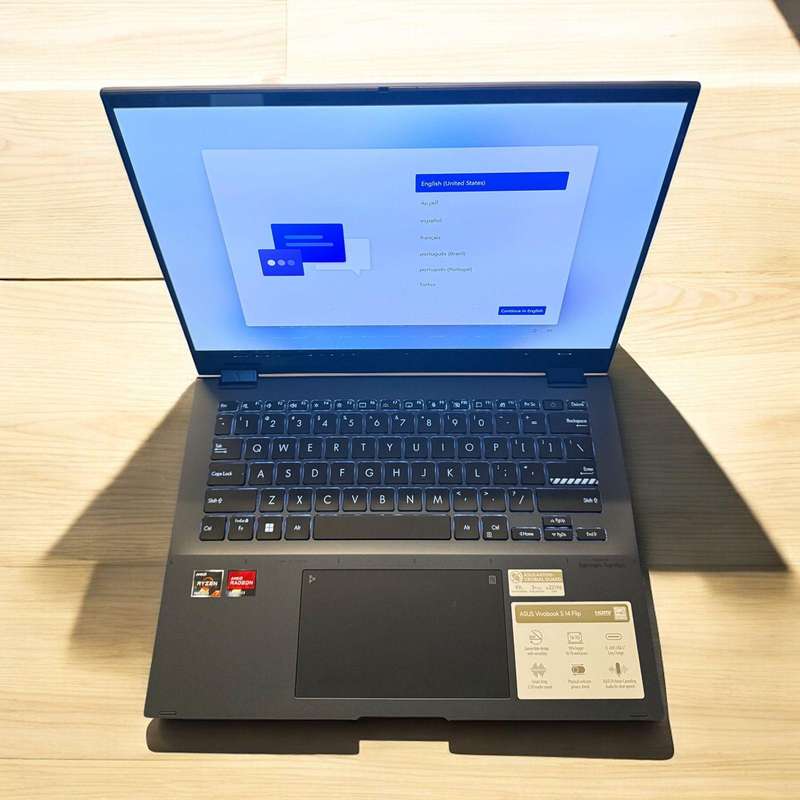 ASUS Vivobook touch S14 Flip AMD® Ryzen 7 7730U 24gb ram  512gb ssd
