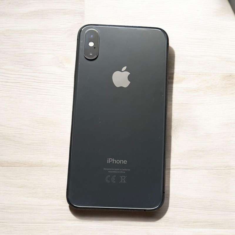 I phone xs 64gb 75% batt health mint