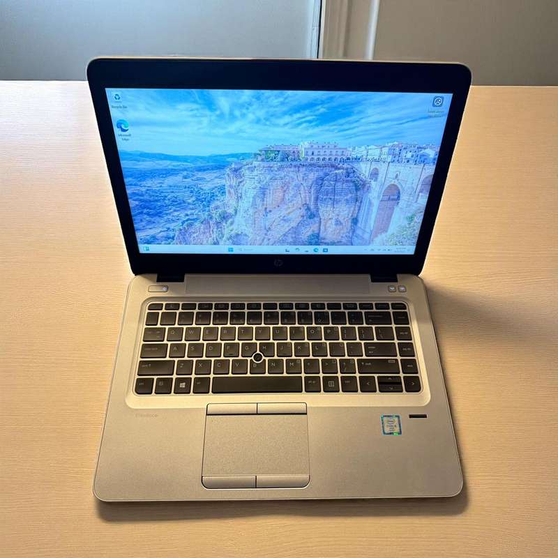 Hp EliteBook 840 G3 core i5 6th gen  8gb ram 500gb hdd lte