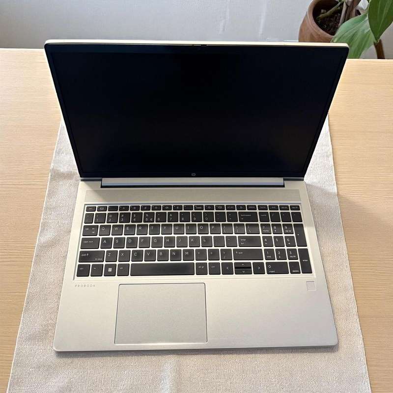 HP ProBook 450 G8 , 15.6` Notebook - 11th Gen Intel Core i5-1135G7, 256gb ssd 8gb ram Xe Graphics