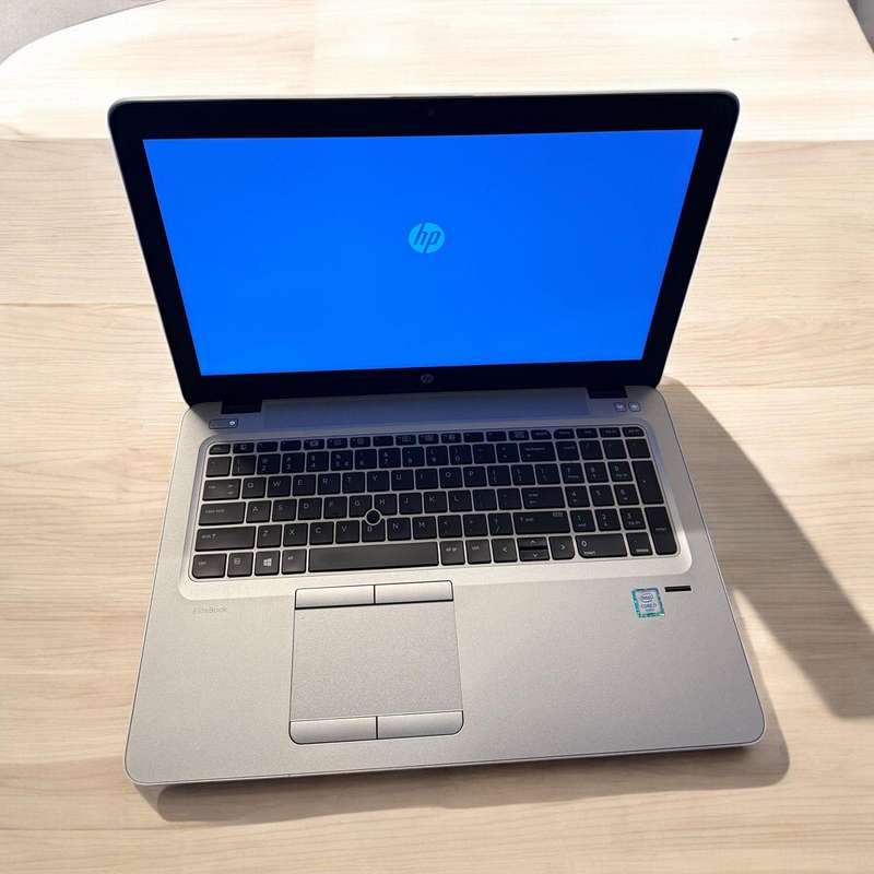 HP EliteBook 840 G3  i7 6TH gen 16GBram  256GB ssd 15.6'' lte Amd Radeon R7 M365x