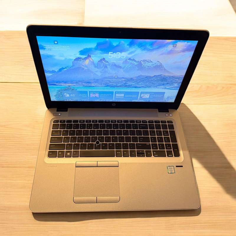 HP EliteBook 840 G3  i7 6TH gen 16GBram  256GB ssd 15.6'' lte Amd Radeon R7 M365x