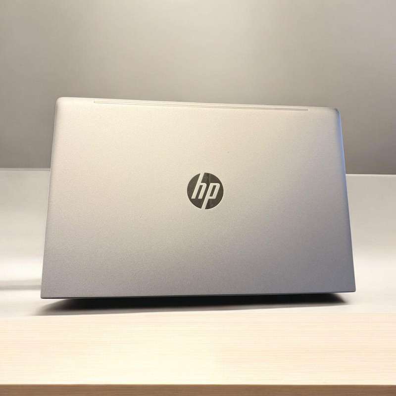 HP ProBook 450 G8 , 15.6` Notebook - 11th Gen Intel Core i5-1135G7, 256gb ssd 8gb ram Xe Graphics