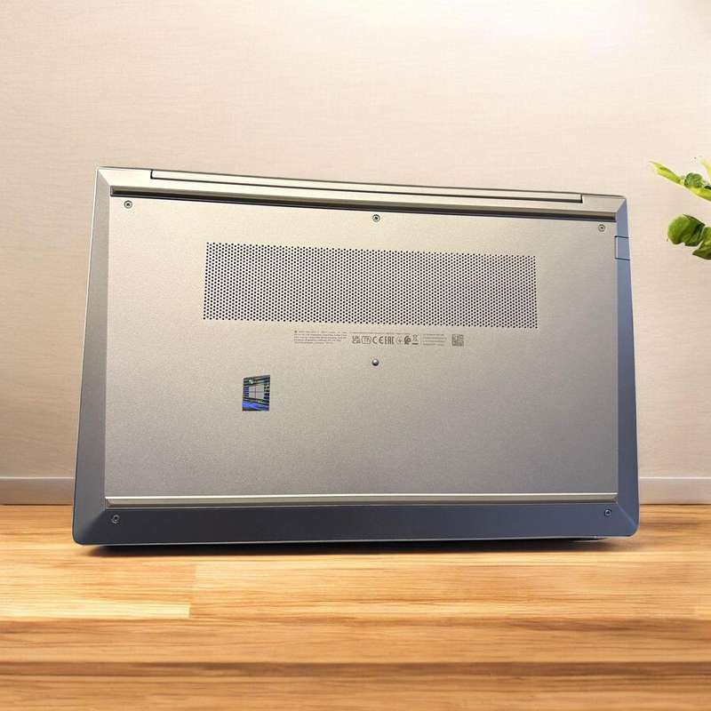 HP ProBook 450 G8 , 15.6` Notebook - 11th Gen Intel Core i5-1135G7, 256gb ssd 8gb ram Xe Graphics