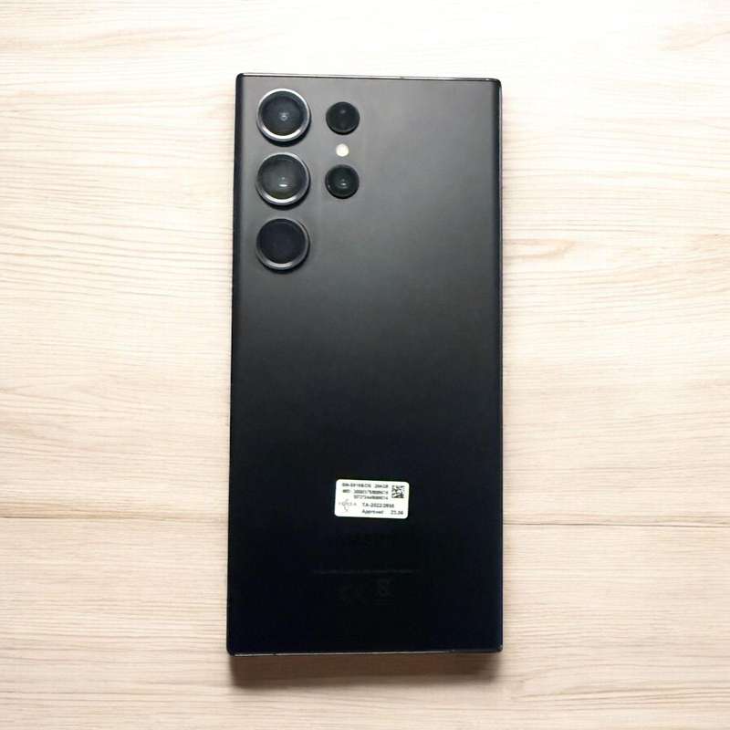 Samsung S23 Ultra 12gb  ram  256gb  memory.