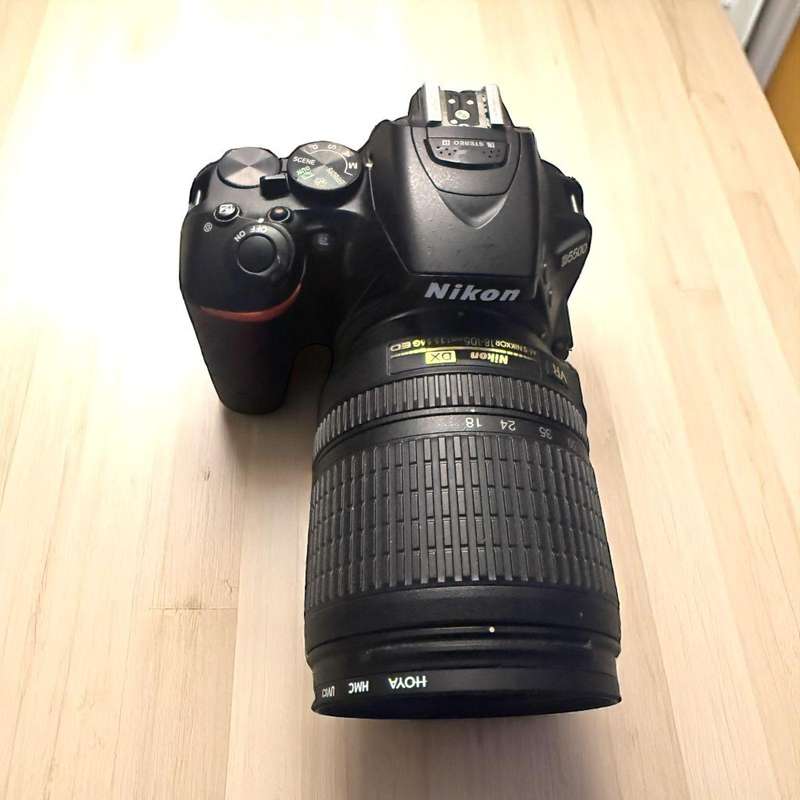 Nikon D5500 DSLR camera with 18-105mm Lens mint condition.