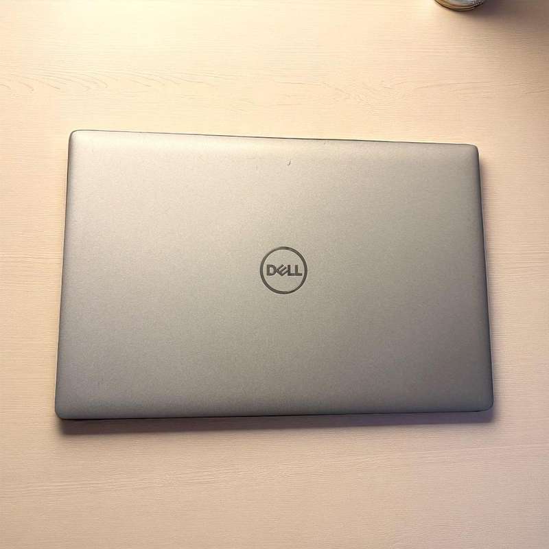 Dell Latitude 5520 Intel Iris Xe Graphics i5, 11th Gen  8GB 256GBssd new battery.