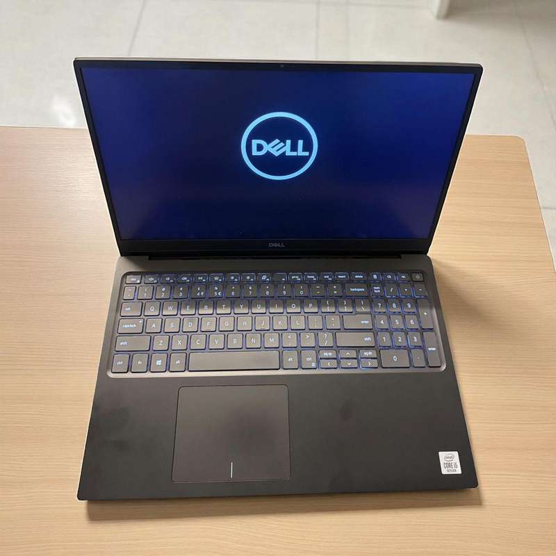 Dell Vostro 5590 i5 10th gen 16gb ram 256gb ssd new batt mint.