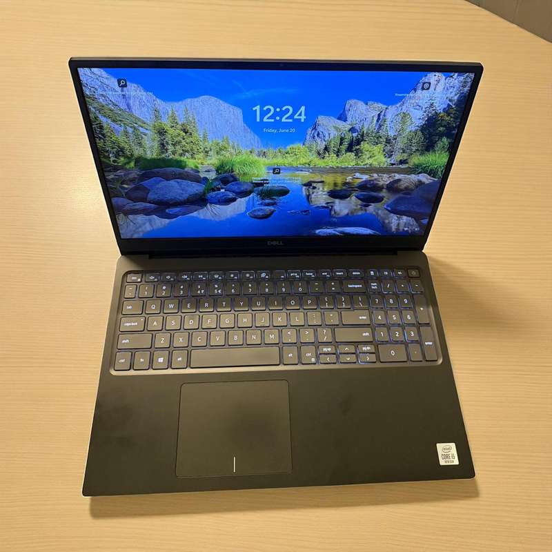 Dell Vostro 5590 i5 10th gen 16gb ram 256gb ssd new batt mint.