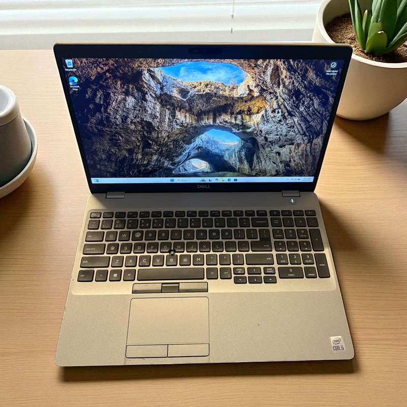Dell Latitude 5510, 10th Gen Intel i5-10210U@1.6GHz, 8Gb Ram, 256GB Nvme Ssd 15.6`Lte