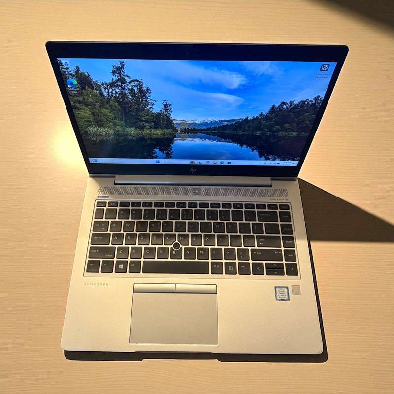 HP EliteBook 840 G5  8th Gen i5 8gb ram 256gb ssd