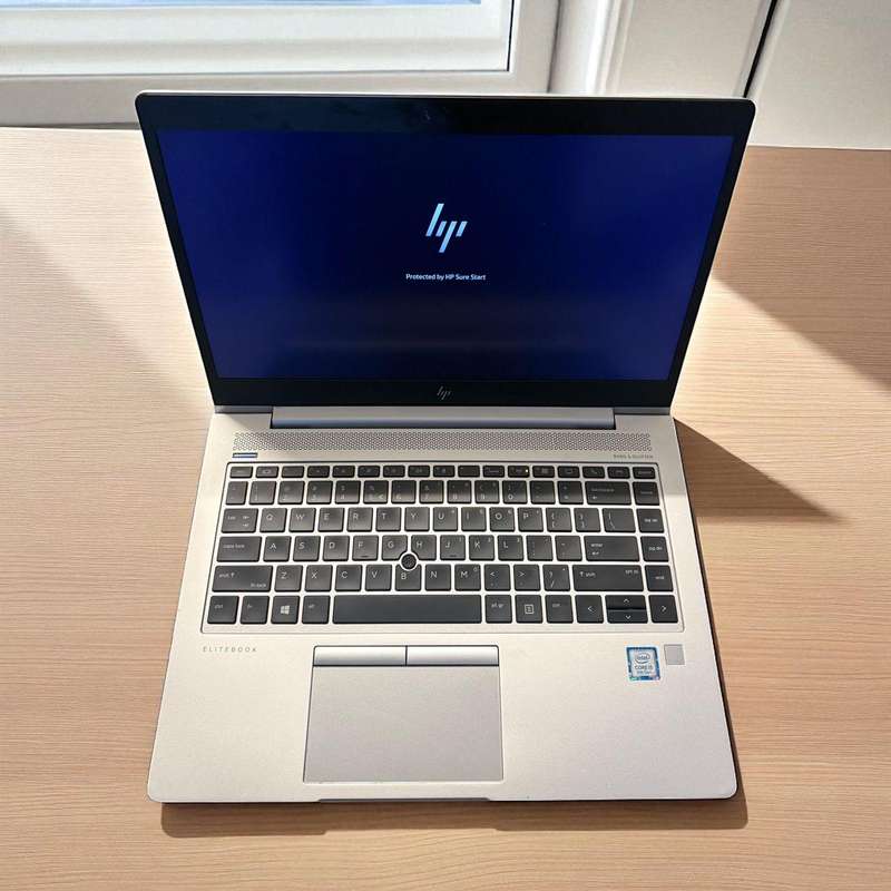HP EliteBook 840 G5  8th Gen i5 8gb ram 256gb ssd
