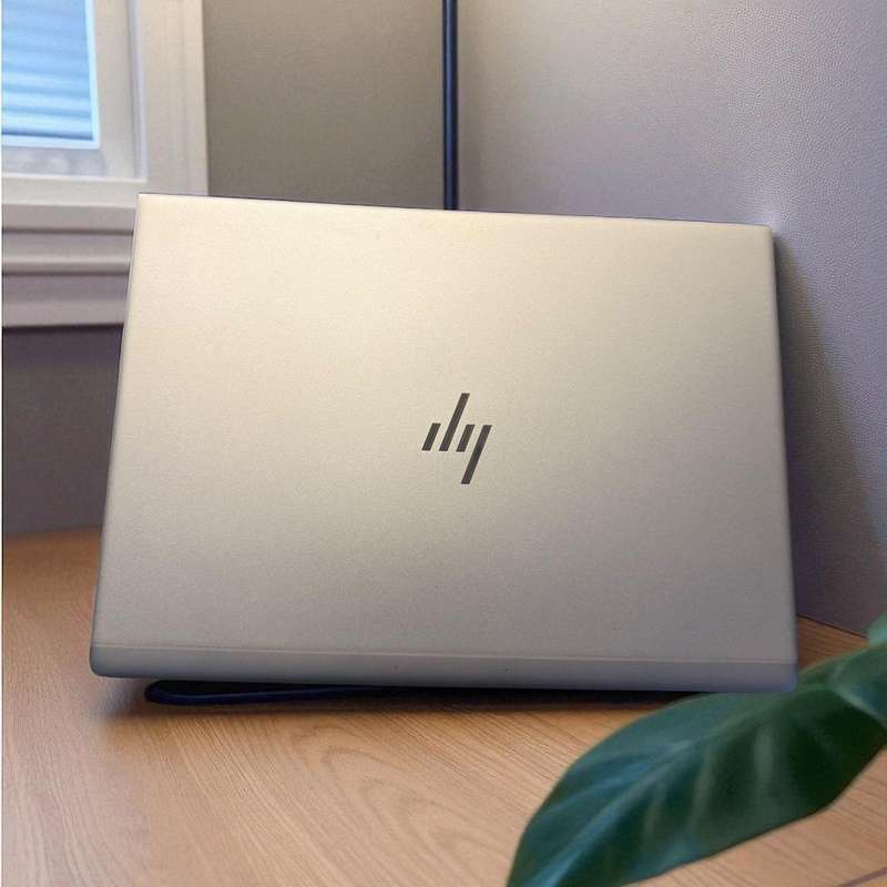 HP EliteBook 840 G5  8th Gen i5 8gb ram 256gb ssd