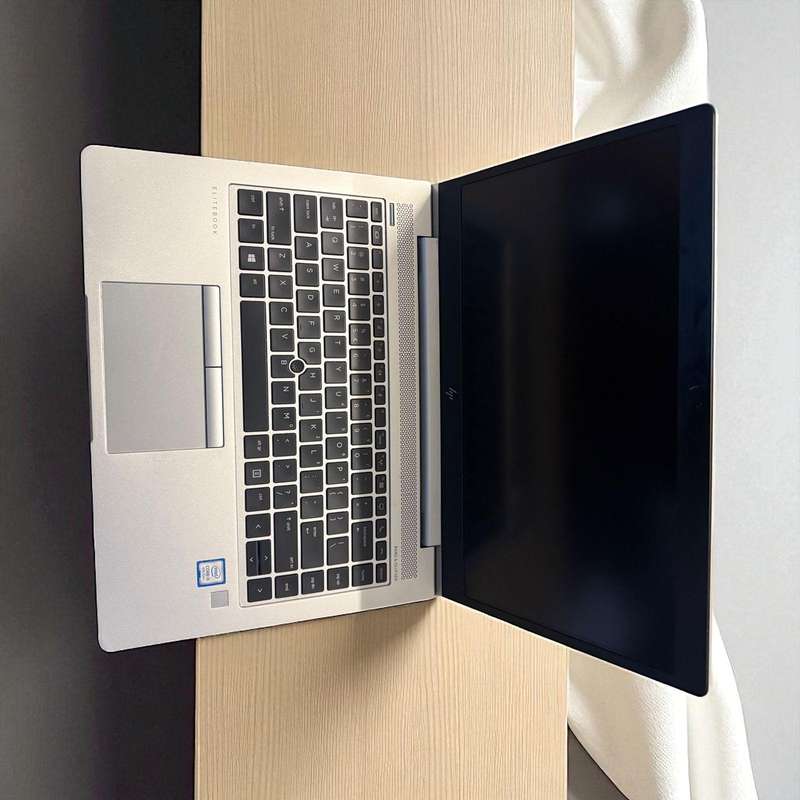 HP EliteBook 840 G5  8th Gen i5 8gb ram 256gb ssd