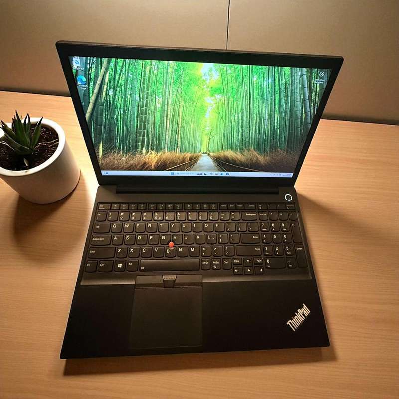 Lenovo E15 i5 10th gen 8gb ram 256gb ssd