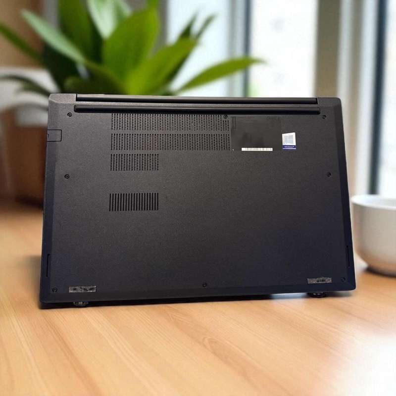 Lenovo E15 i5 10th gen 8gb ram 512gb ssd