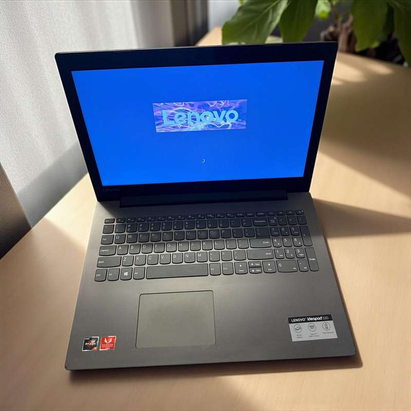 Lenovo ideapad 330 Amd Ryzen 3 Radeon Vega Mobile gfx 20gb ram 512gbssd