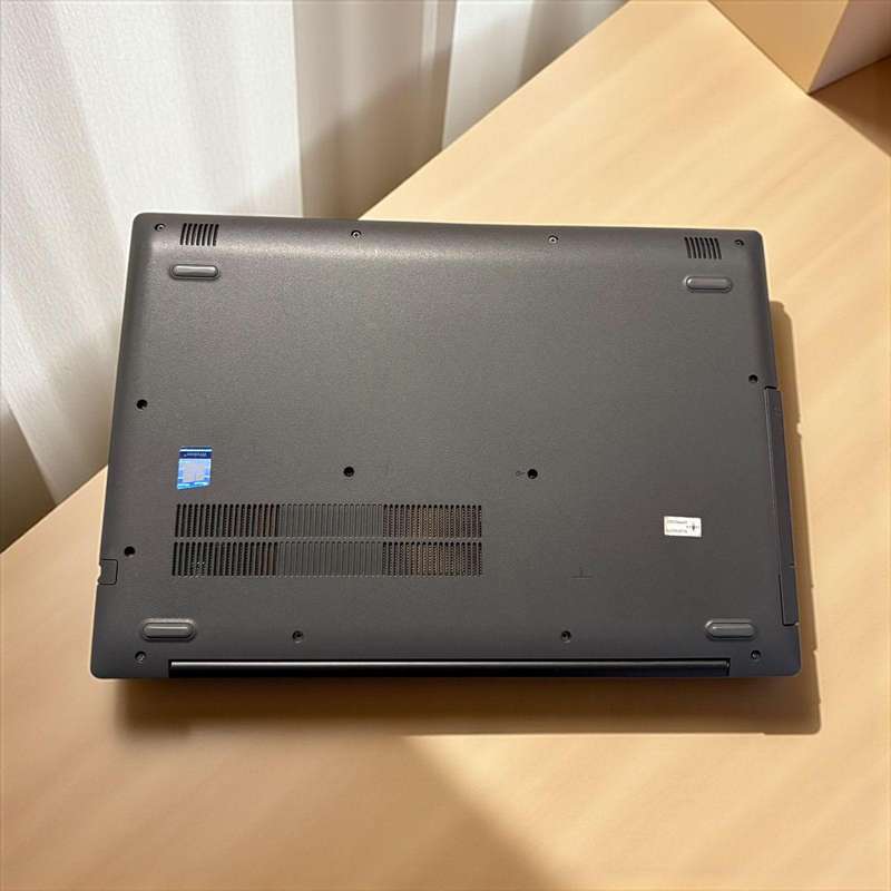 Lenovo ideapad 330 Amd Ryzen 3 Radeon Vega Mobile gfx 20gb ram 512gbssd