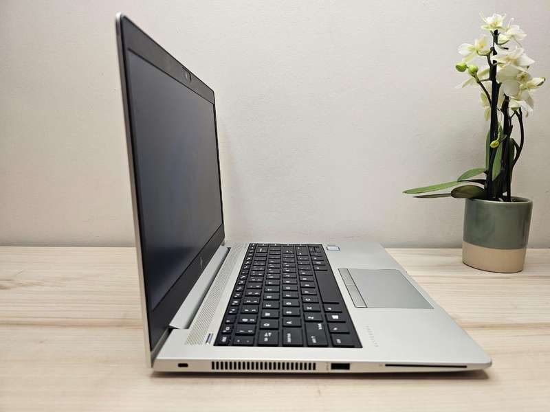 HP EliteBook 840 G5  8th Gen i5 8gb ram 256gb ssd