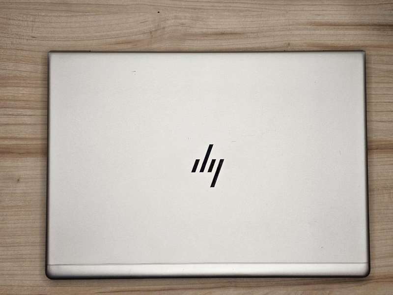 HP EliteBook 840 G5  8th Gen i5 8gb ram 256gb ssd