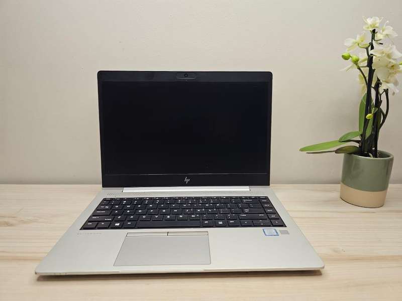 HP EliteBook 840 G5  8th Gen i5 8gb ram 256gb ssd