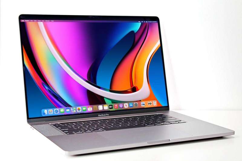 Macbook  Pro 16 inch  2019 touch bar Core i7 16gb ram 500gb ssd new batt