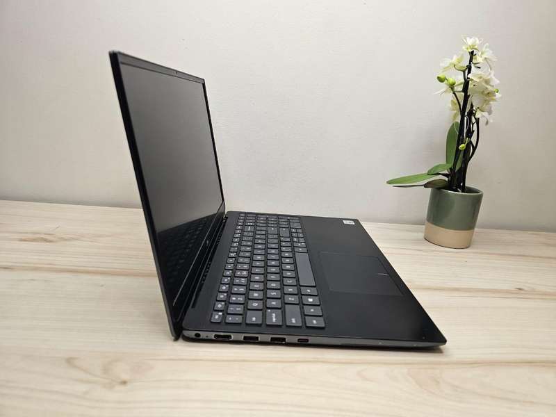 Dell Vostro 5590
