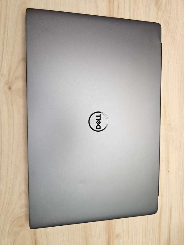 Dell Vostro 5590