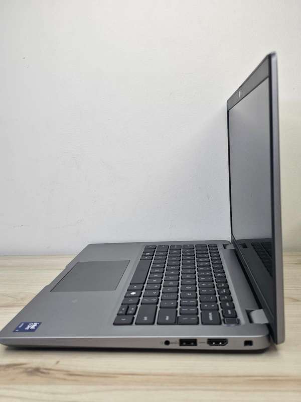 Dell Latitude 5450 14-inch FHD Laptop - Intel Core Ultra 7 155U 512gb ssd 32GB RAM 4G Win 11 Pro