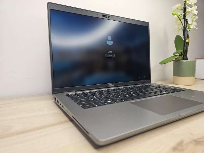 Dell Latitude 5450 14-inch FHD Laptop - Intel Core Ultra 7 155U 512gb ssd 32GB RAM 4G Win 11 Pro