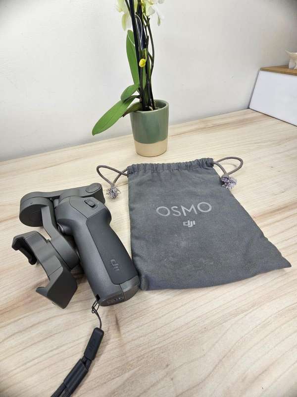 DJI  osmo Mobile 3 Handheld Smartphone Gimbal
