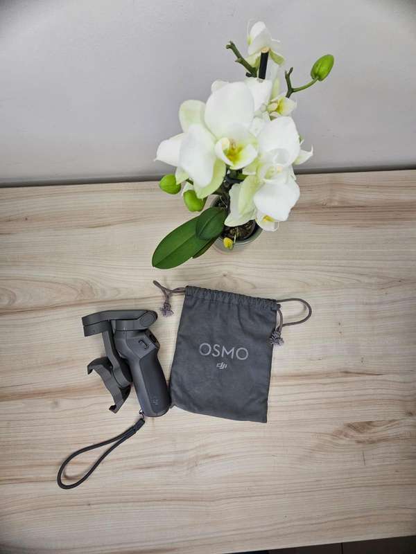 DJI  osmo Mobile 3 Handheld Smartphone Gimbal