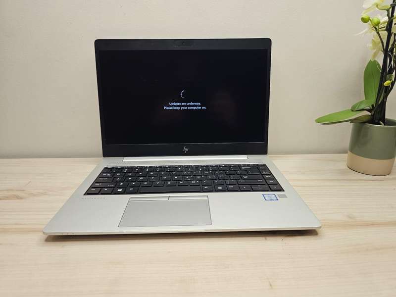 HP EliteBook 840 G6  8th Gen i7-8665U@1.9Ghz, 8gb Ram, 256Gb Ssd Fhd Display Lte