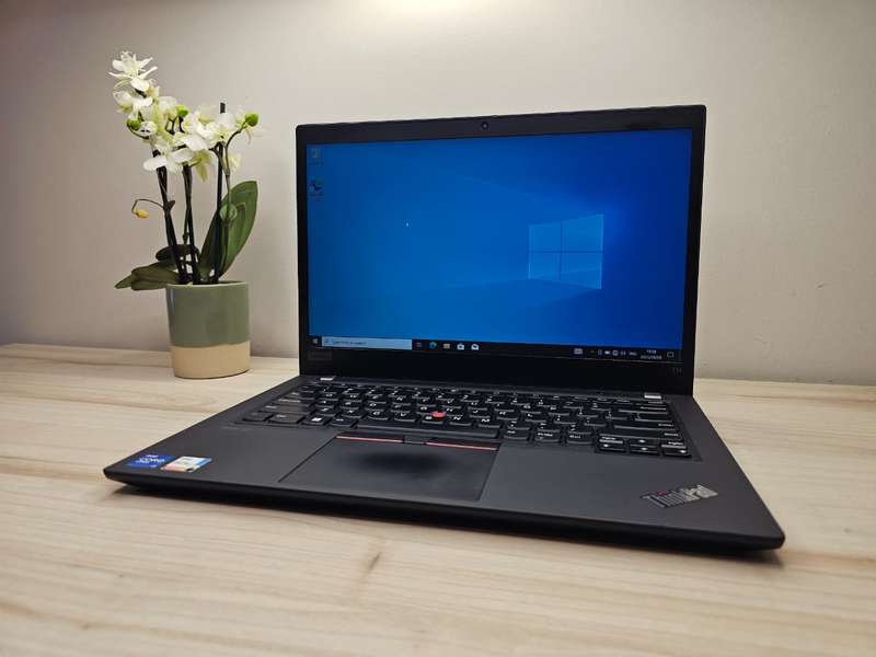 Lenovo thinkpad t14 gen 2 17 11th gen 16gb ram 256gb ssd